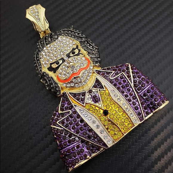 💎Iced Out 18k Gold Batman Joker Pendant💎
